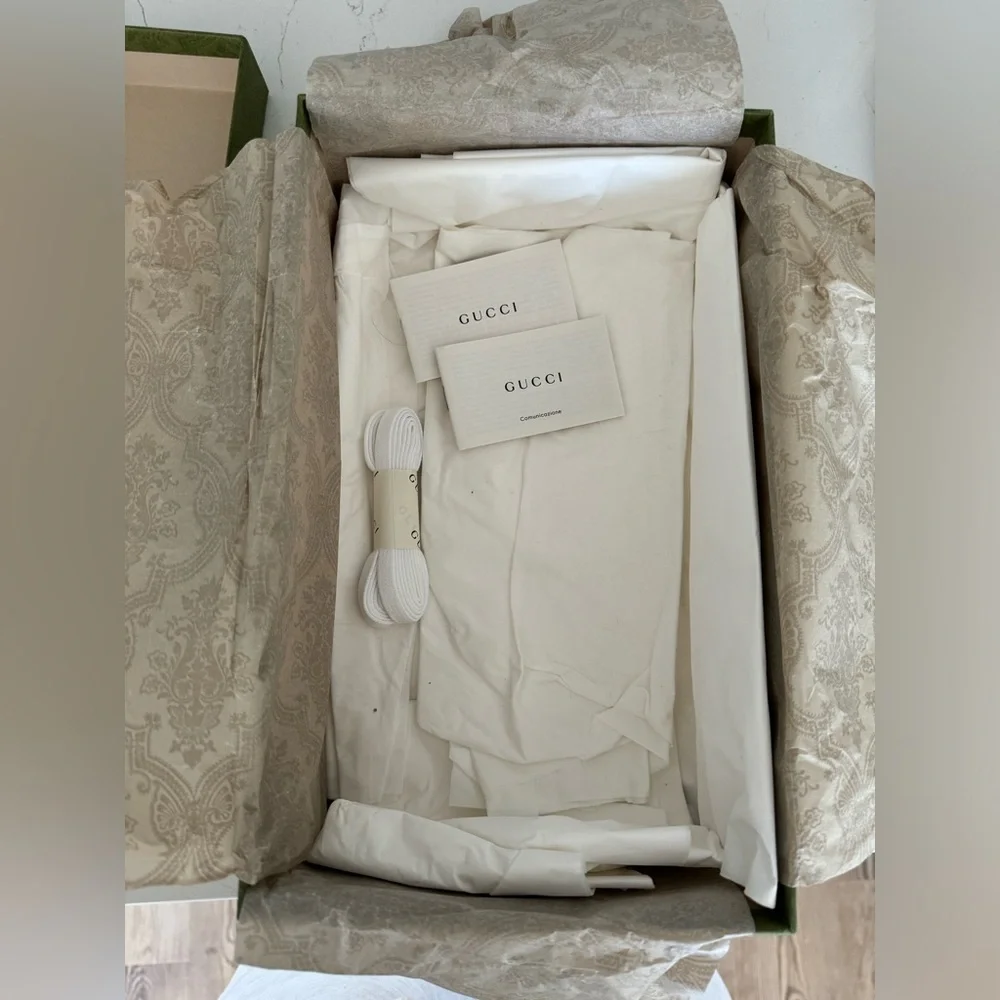 Gucci Ace Sneaker with Bee, size 36.5 - Picture 4 of 9